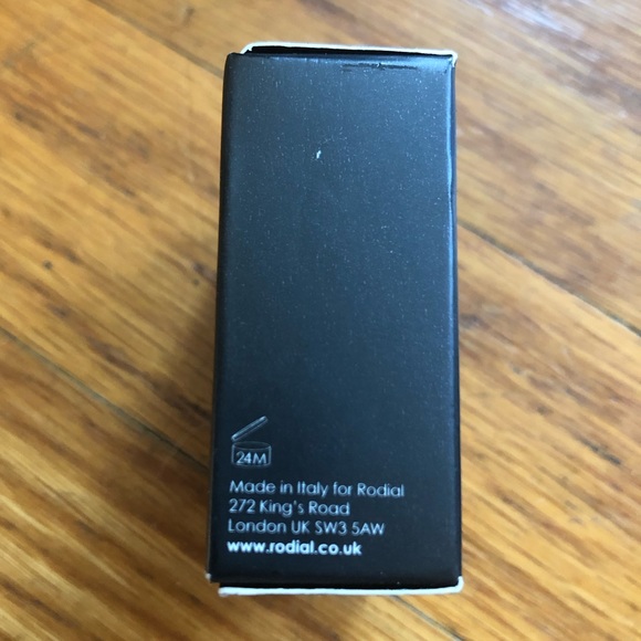 Rodial Baking Powder 01 - Loose Setting Powder (sold individually) - Picture 5 of 7